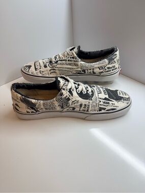 Vans X Harry Potter Comfycush Era "newspaper" Men Sneakers - Black/White
|M11